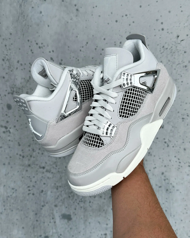 AIR JORDAN 4