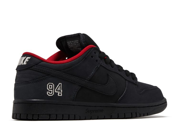 NIKE SB DUNK LOW SUPREME BLACK