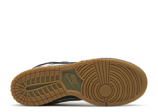 NIKE SB DUNK LOW SUPREME RAMMELLZEE