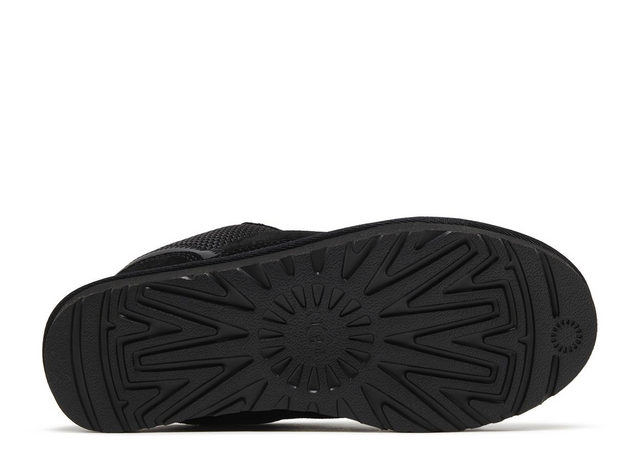 UGG LOWMEL BLACK