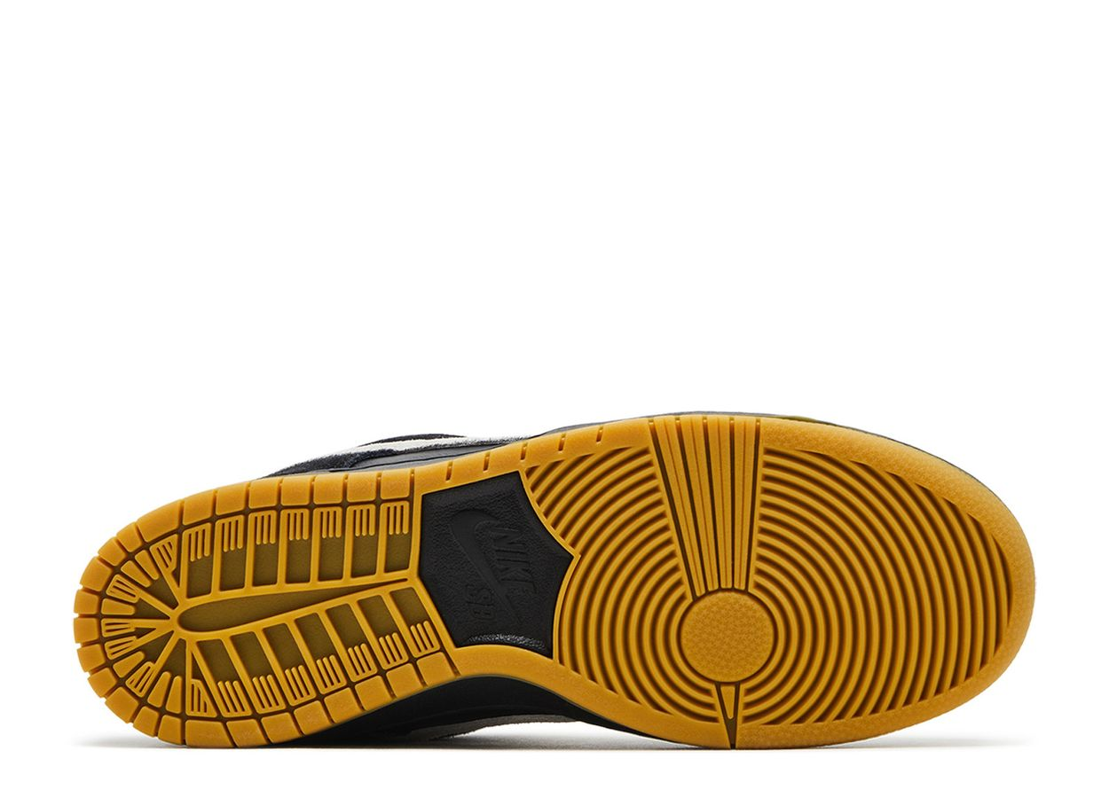 NIKE SB DUNK LOW BLACK WHITE GUM