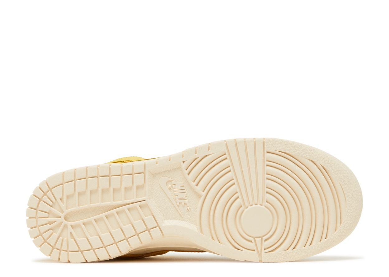 NIKE DUNK LOW BANANA