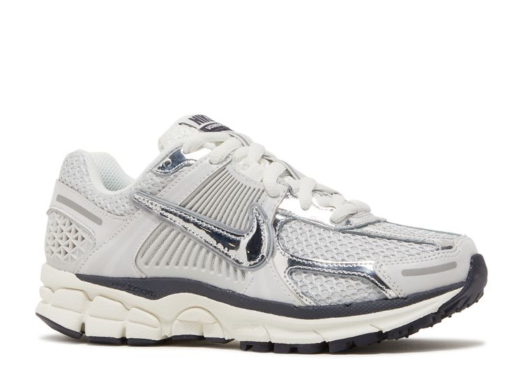 NIKE VOMERO 5 PHOTON DUST METALLIC SILVER