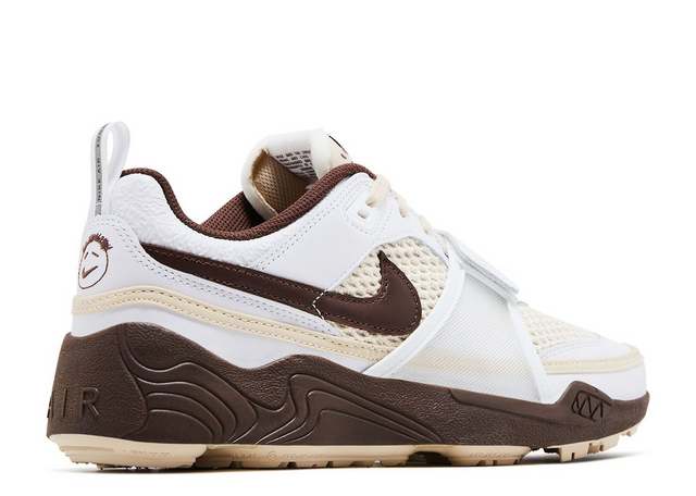TRAVIS SCOTT x NIKE ZOOM FIELD JAXX