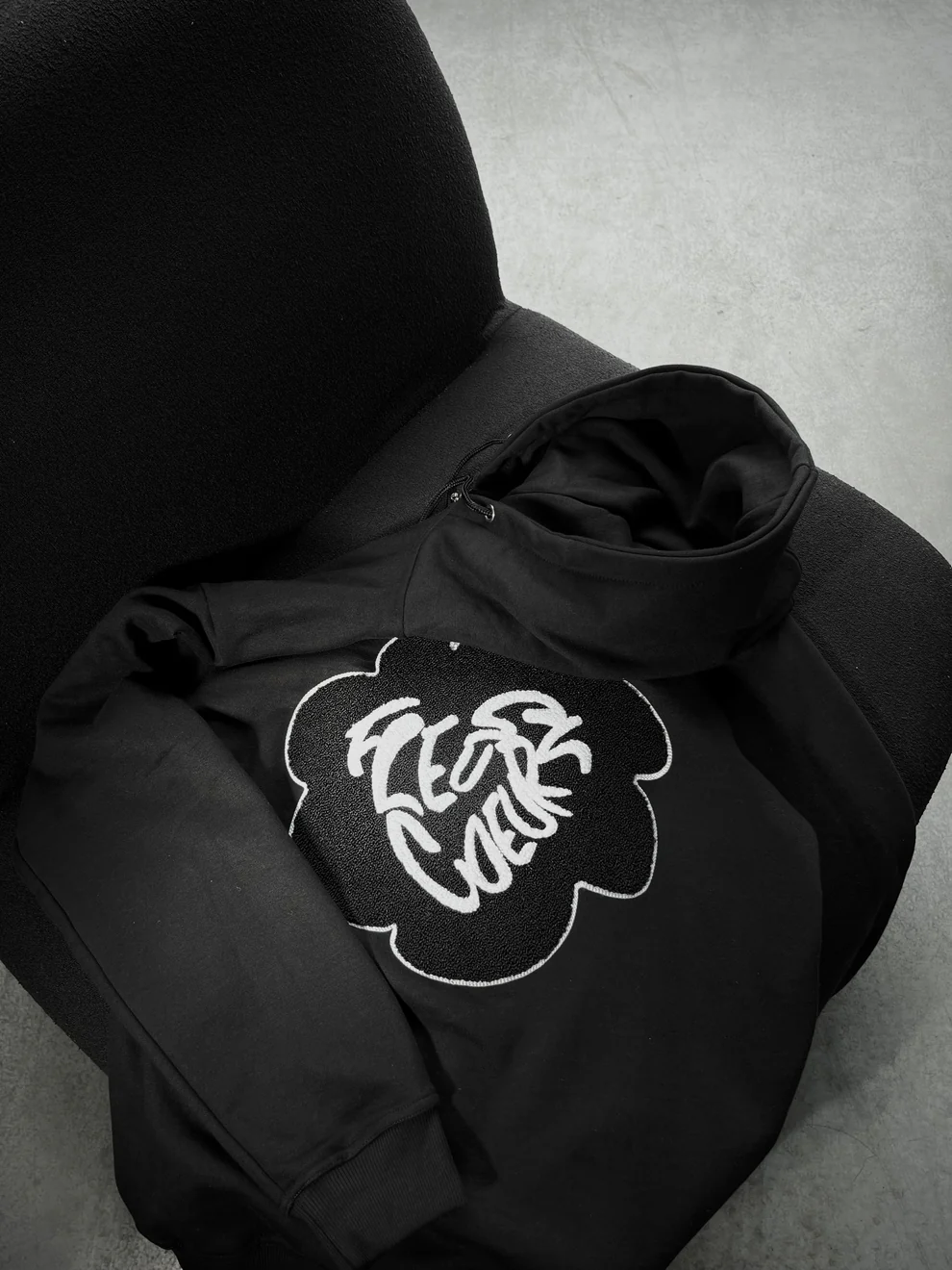 FLOR FANTASTY FLOWER ZIP UP BLACK