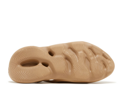 YEEZY FOAM RUNNER CLAY TAUPE