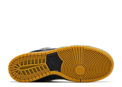 NIKE SB DUNK LOW BLACK WHITE GUM