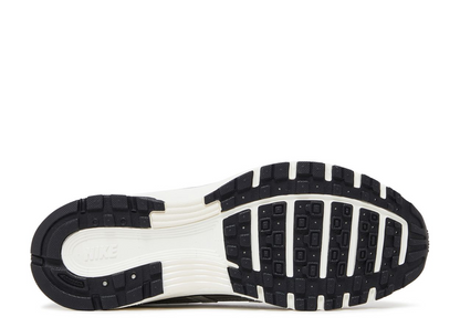 NIKE P-6000 METALLIC SILVER