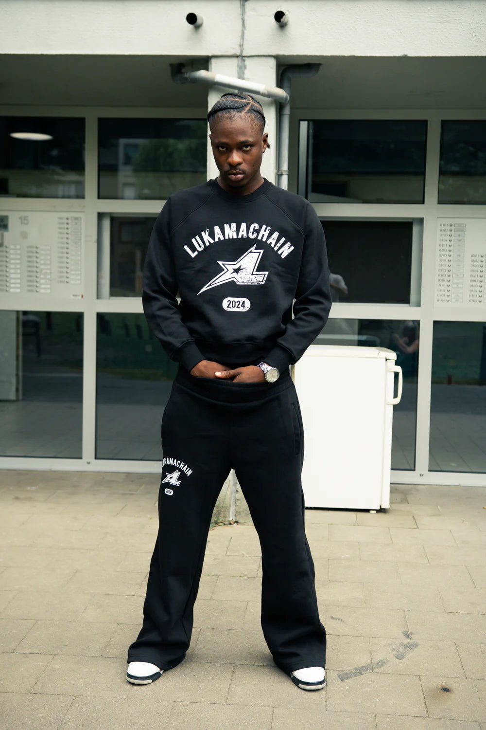 LUKAMACHAIN 24 BLACK SWEATER