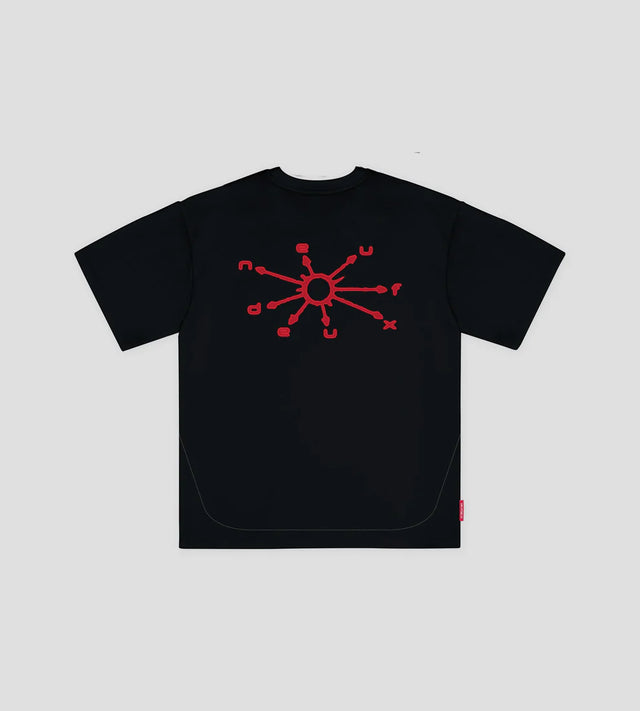 NEUFDEUX DEVISION TEE BLACK